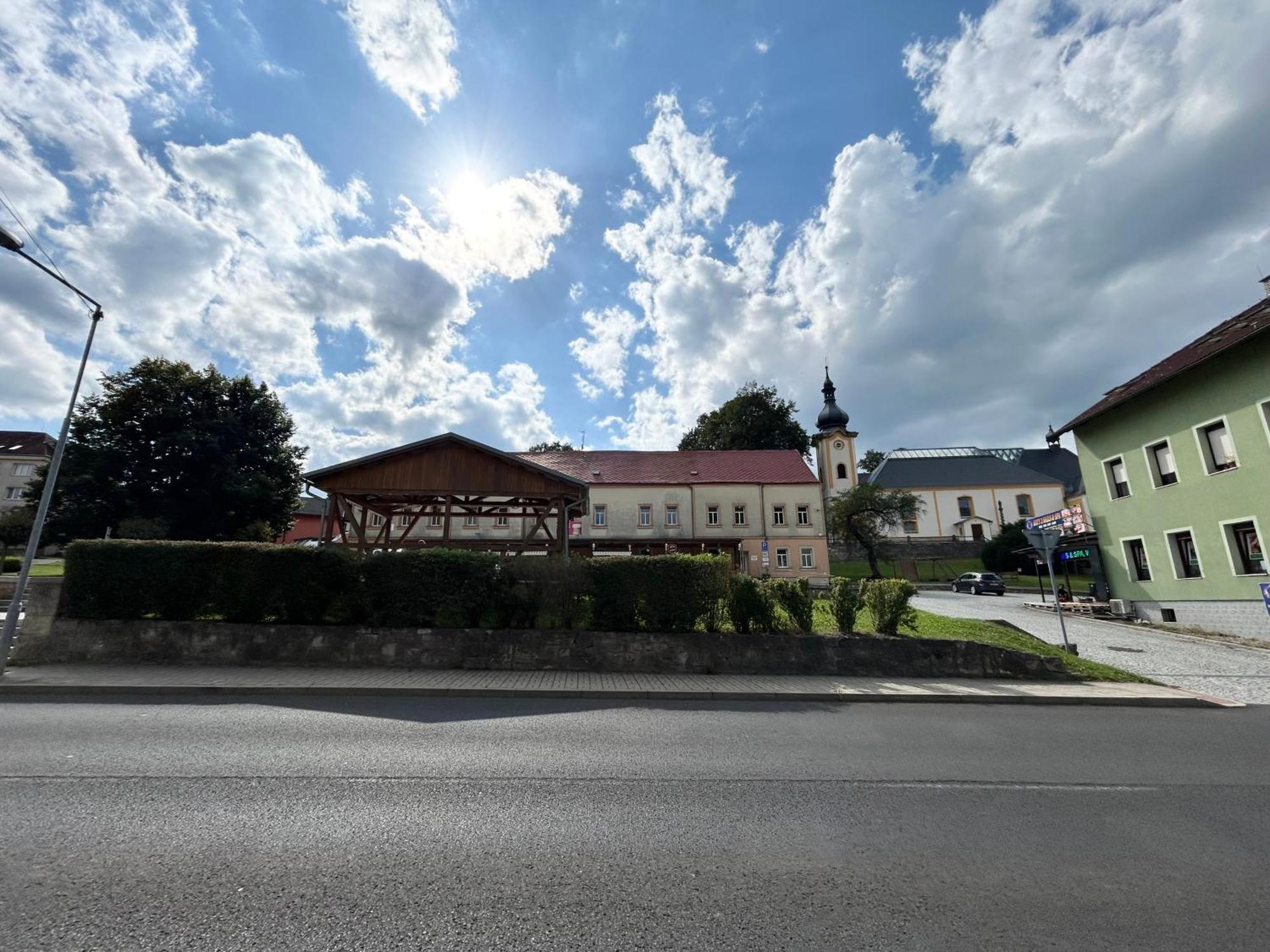 Ubytovani U Kostela Usti nad Labem Exterior photo